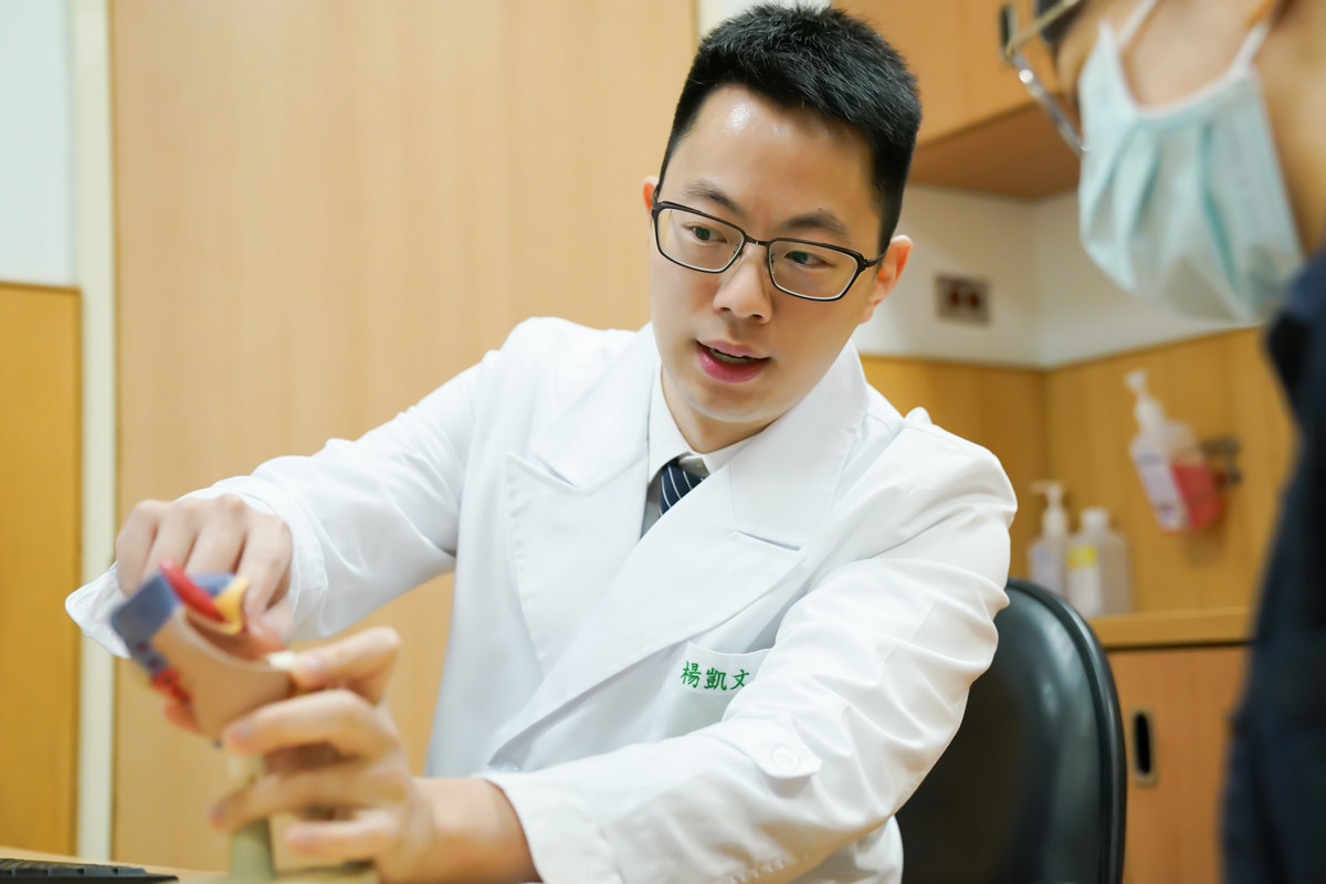 腰背痛以為腎結石 　竟是巨大腹主動脈瘤