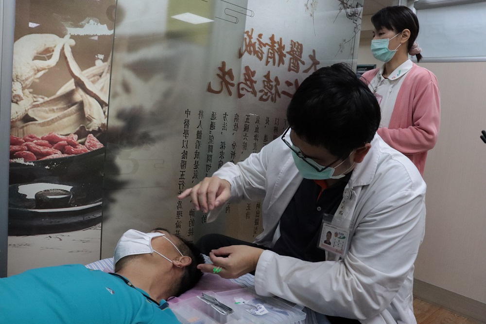 男子左耳中風    雞尾酒式療法2週恢復聽力